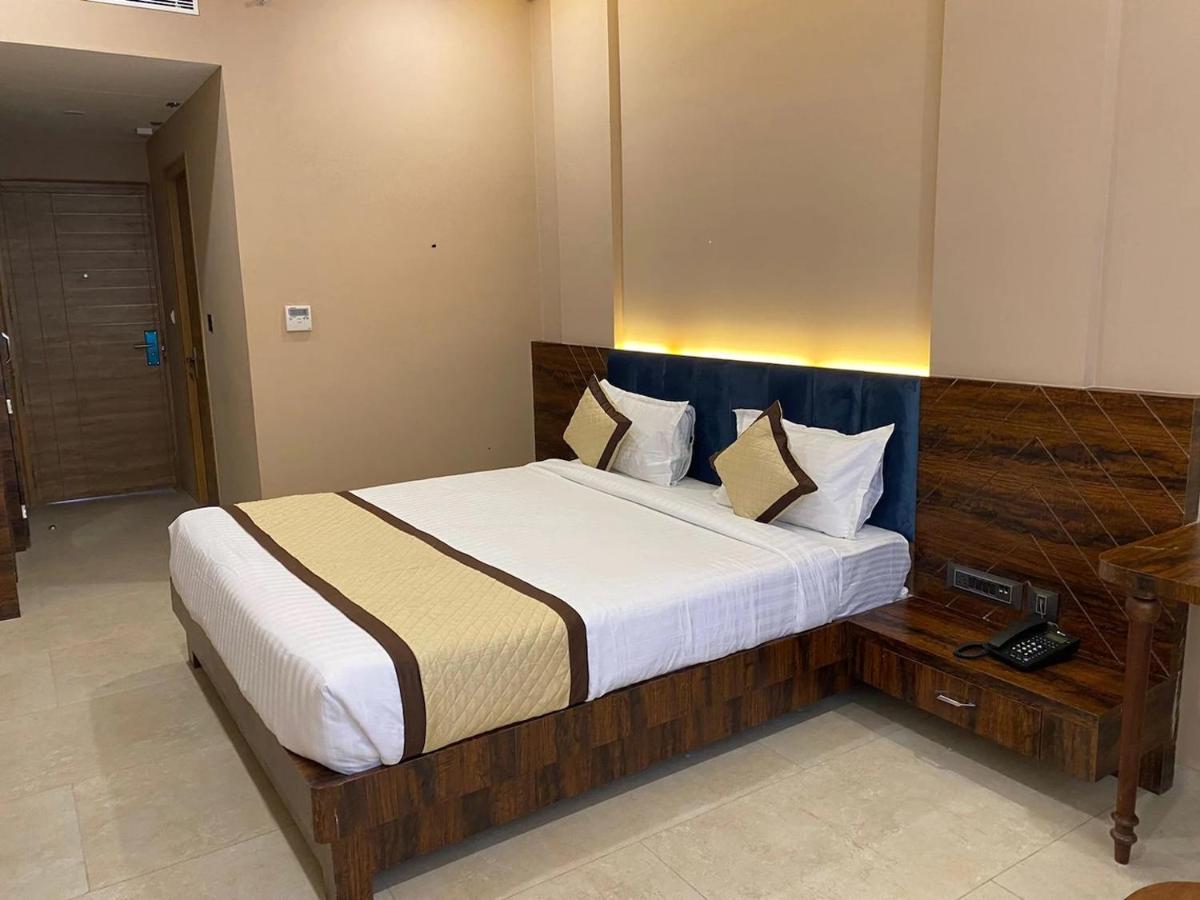 The Sarbati Palace Hotel Shāhpura Kültér fotó